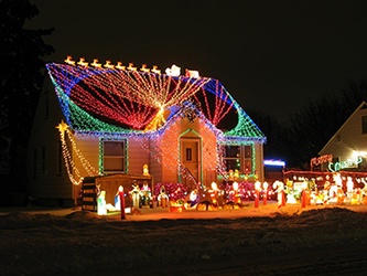 christmas-roof-decoration-2