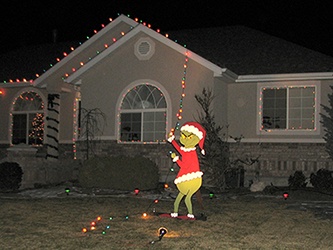 christmas-roof-decoration-5