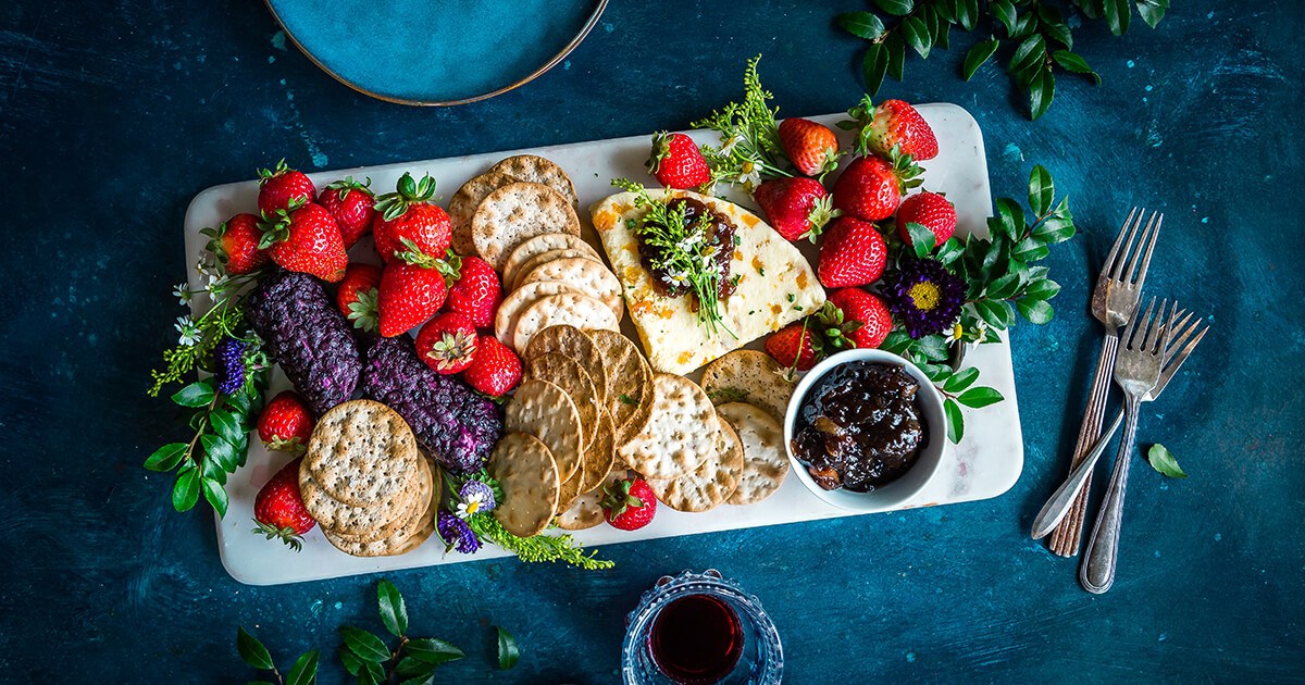Storage for serving platters hotsell